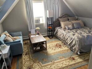 1 bedroom, in-room safe, free WiFi, bed sheets