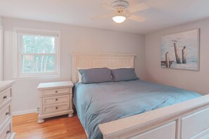 3 habitaciones, tabla de planchar con plancha, wifi y ropa de cama 