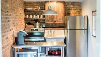 Geladeira, micro-ondas, fogão, cooktop
