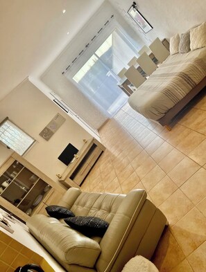 Smart TV - Bel Appartement à Lorée du Bois Climatisé (Tourrettes)