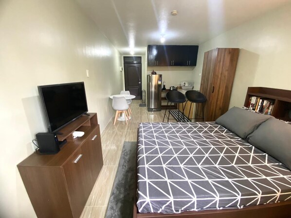 1 bedroom, in-room safe, free WiFi, bed sheets