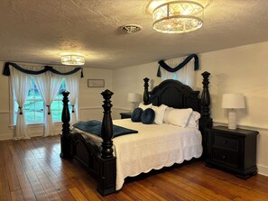 5 chambres, fer et planche à repasser, Wi-Fi, draps fournis