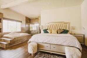 ラグジュアリー スイ�ート プールビュー | WiFi (無料)