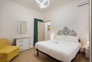 Apartment | Iron/ironing board, cribs/infant beds, free WiFi, bed sheets