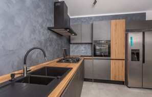 Refrigerador, horno, parrilla de estufa y lavavajillas