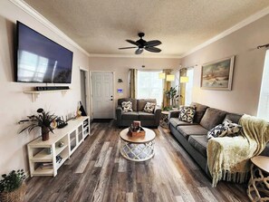 Smart TV - Between Two Ponds and Old Town Bluffton (Bluffton)