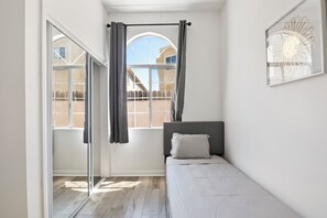 4 chambres, fer et planche Ă repasser, Wi-Fi, draps fournis