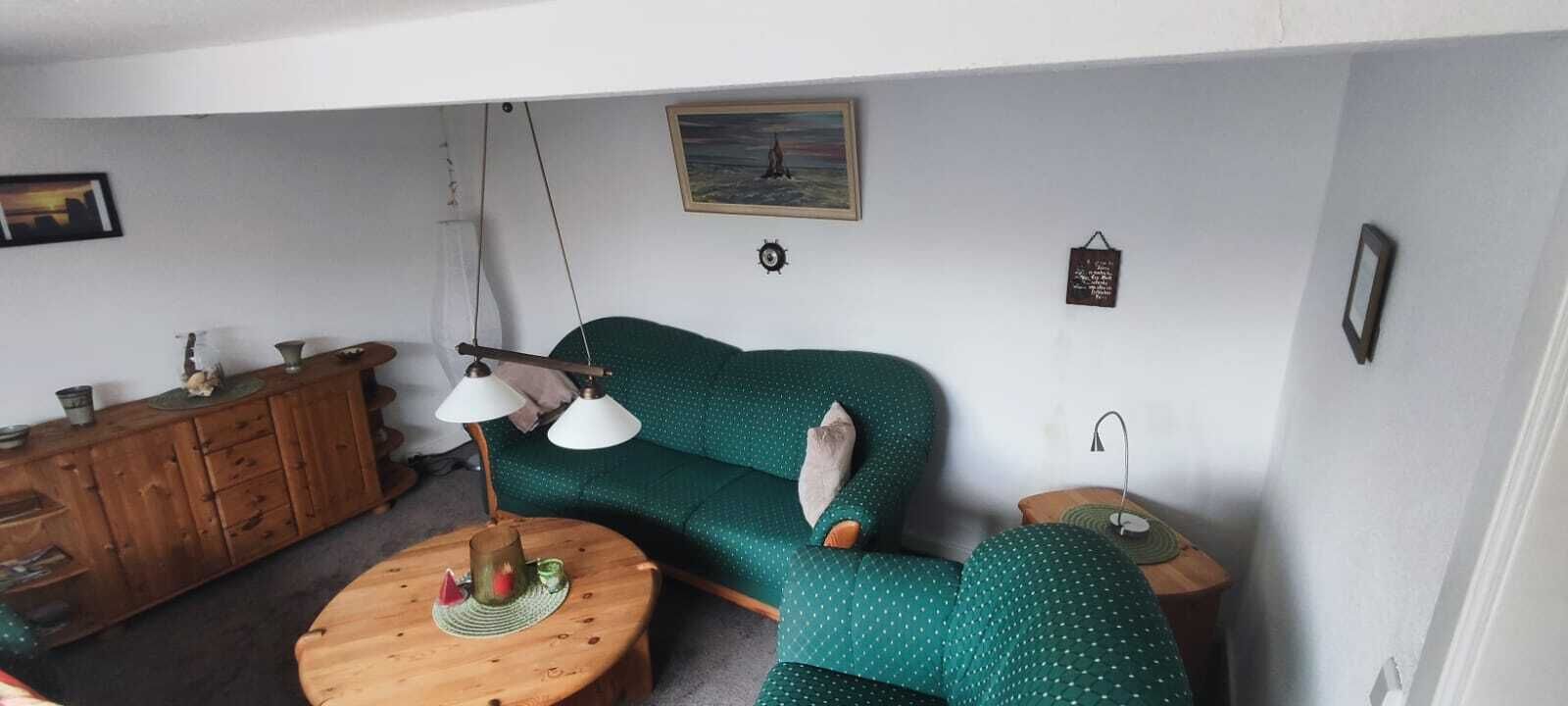 Una televisión, libros