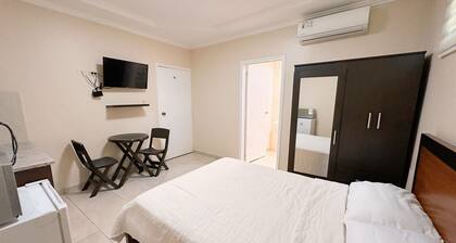 Habitación Doble Deluxe Privada Frente al Aeropuerto