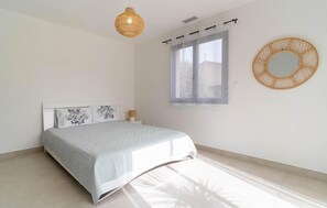 3 dormitorios, wifi gratis, ropa de cama