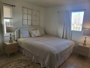 2 makuuhuonetta, silitysrauta/-lauta, Wi-Fi, vuodevaatteet