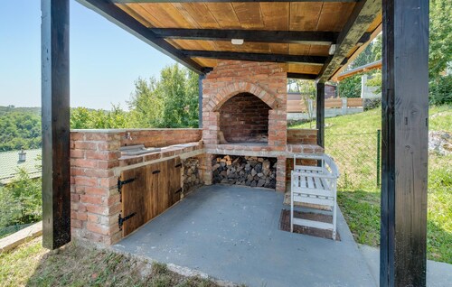 2 bedroom awesome home in Donji Zvecaj