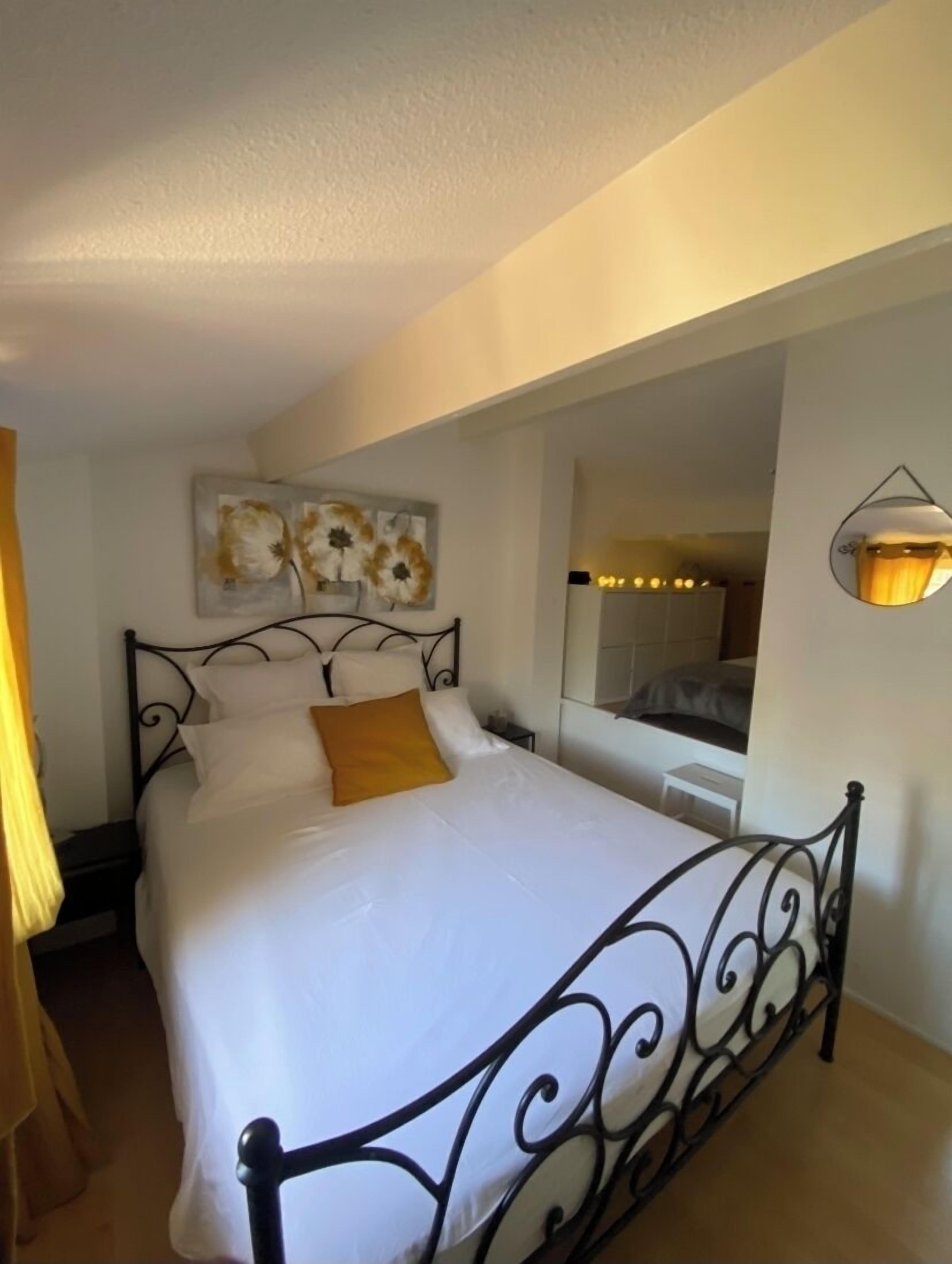 2 chambres, fer et planche à repasser, lit parapluie, Wi-Fi gratuit