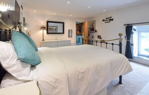 4 habitaciones, cuna de viaje, wifi gratis y ropa de cama 