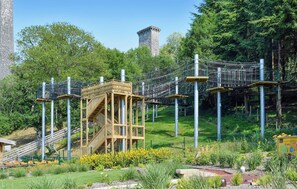 Children’s area - Beautiful home in Coulonces (Coulonces)