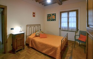 3 makuuhuonetta, vauvan matkasänky, ilmainen Wi-Fi, vuodevaatteet