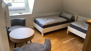 4 Schlafzimmer, Schreibtisch, kostenloses WLAN, Bettwäsche