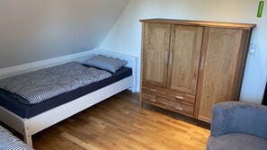 4 Schlafzimmer, Schreibtisch, kostenloses WLAN, Bettwäsche