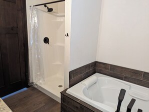 Shower, jetted bath, hair dryer, towels