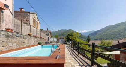 Gorgeous home in Fraz. Cogna, Piazza al