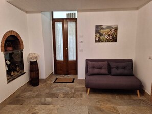 Interior - The Cellar of Sunrise & Sunset (Pimonte)