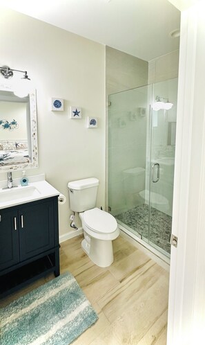 Towels, soap, shampoo, toilet paper