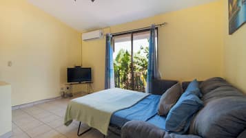 1 bedroom, in-room safe, WiFi, bed sheets