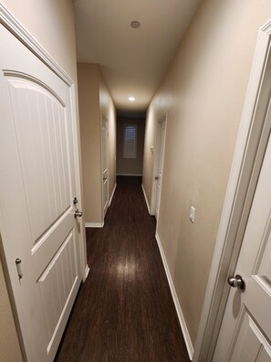 Interior - Cozy 4-bedroom bungalow with WiFi, AC in lovely Riverside.  (Riverside)