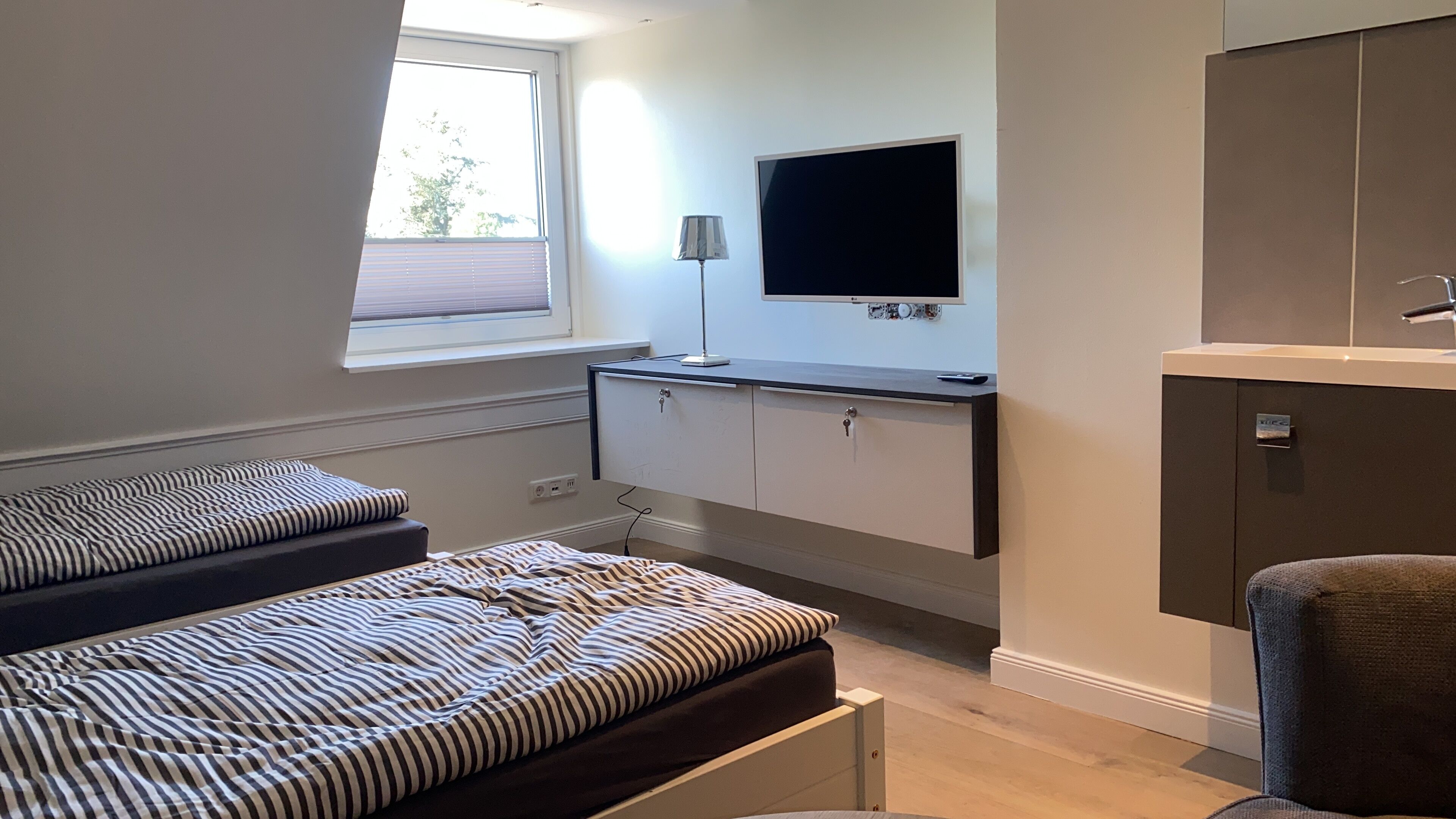 6 Schlafzimmer, Schreibtisch, kostenloses WLAN, Bettwäsche