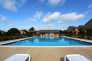 Pool - KING bed,central, worker-friendly,LongStayDiscount (Sherman)