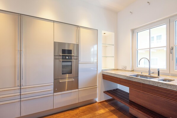 Luxury Villa, Balcony, Lake View | Private kitchen