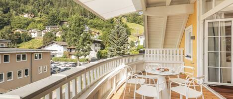 Luxury Villa, Balcony, Lake View | Mountain view