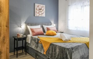 4 chambres, coffres-forts dans les chambres, lit parapluie