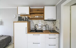 Refrigerador, microondas, horno y lavavajillas
