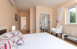 4 Schlafzimmer, Zimmersafe, Reisekinderbett, kostenloses WLAN