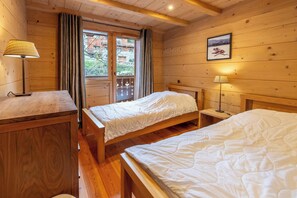 5 bedrooms, WiFi, bed sheets