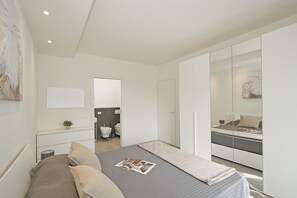 2 habitaciones, tabla de planchar con plancha y wifi gratis 