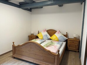 2 chambres, accès au Wi-Fi (inclus), literie fournie