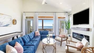 Een smart-tv, een open haard, videogames en een dvd-speler