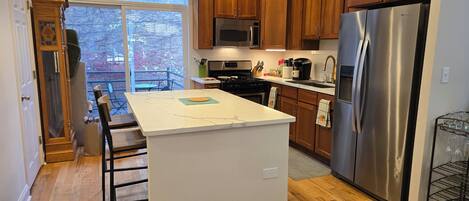 Microonde, forno, piano cottura, lavastoviglie