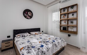 3 chambres, fer et planche à repasser, Wi-Fi gratuit, draps fournis