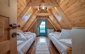 3 chambres, fer et planche à repasser, lit parapluie, Wi-Fi gratuit