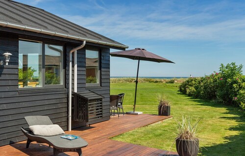 Ocean front home in Sæby with WiFi