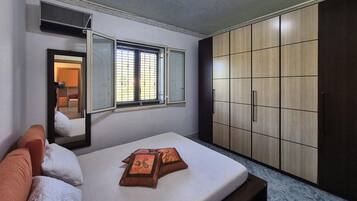 5 camere, culla da viaggio, Wi-Fi gratuito