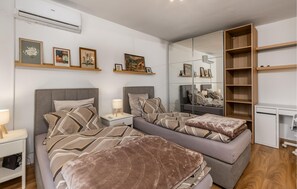 2 bedrooms, bed sheets