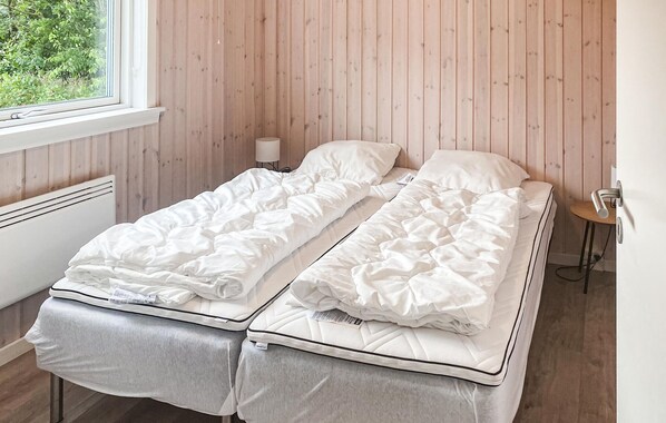 4 bedrooms, free WiFi - 4 bedroom amazing home in Skjern (Skjern)