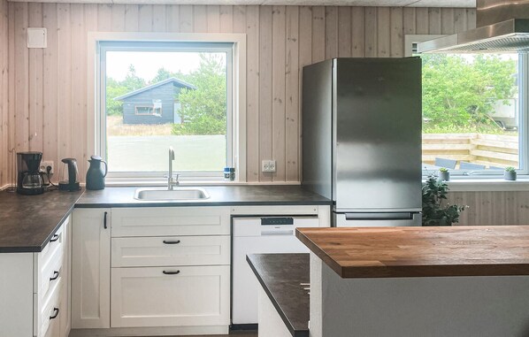 Réfrigérateur, four, plaque de cuisson, lave-vaisselle