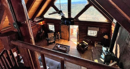 Cozy cabin with 1 bedroom and WiFi, AC in delightful Kingman
