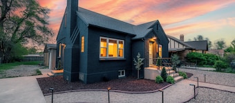 Cute Basement Apt - Walk to Shakespeare Fest, SUU, Explore Nat’l Parks