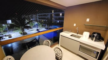 尊榮開放式客房, 泳池景觀 | 露台/庭院